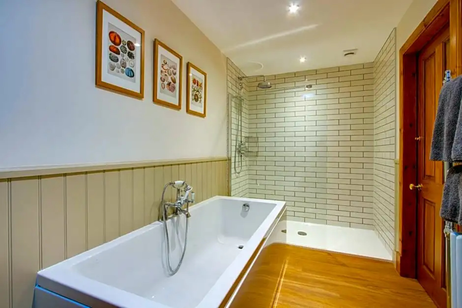 Home Farm B&B - Sunflower Room