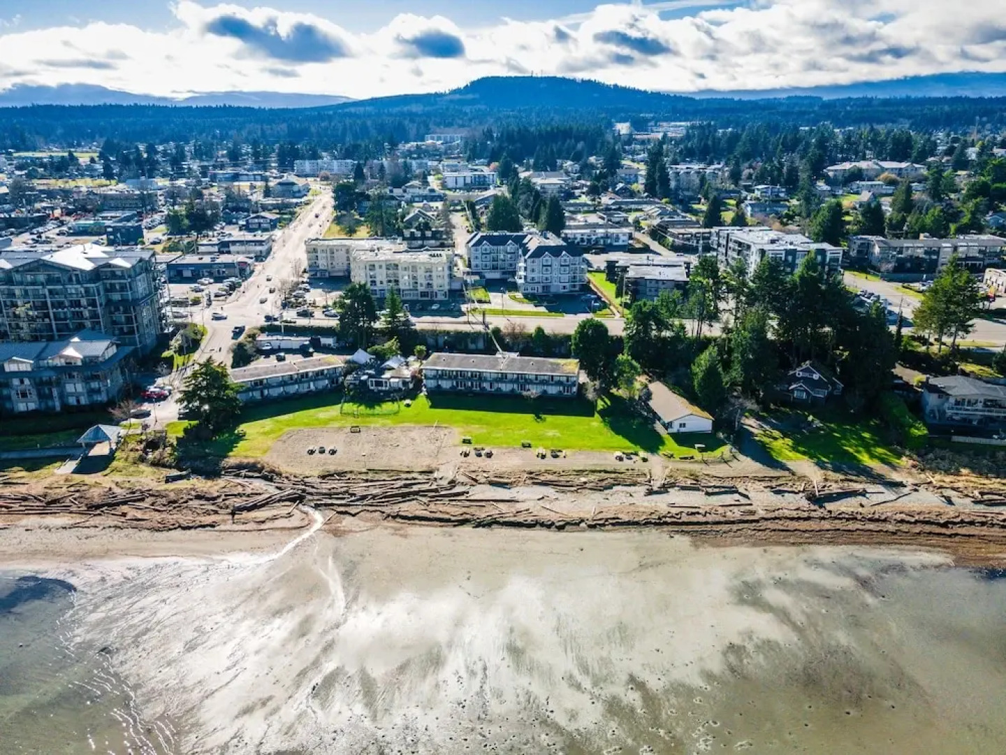 Sea Edge Beachside Hotel