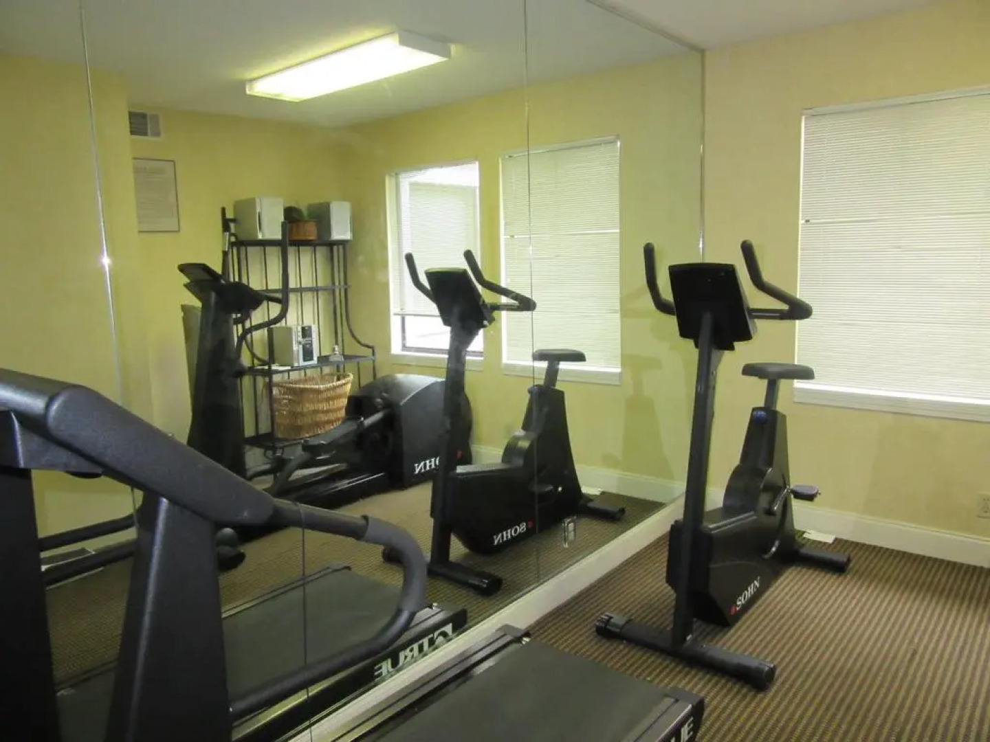 Cloverleaf Suites Columbia