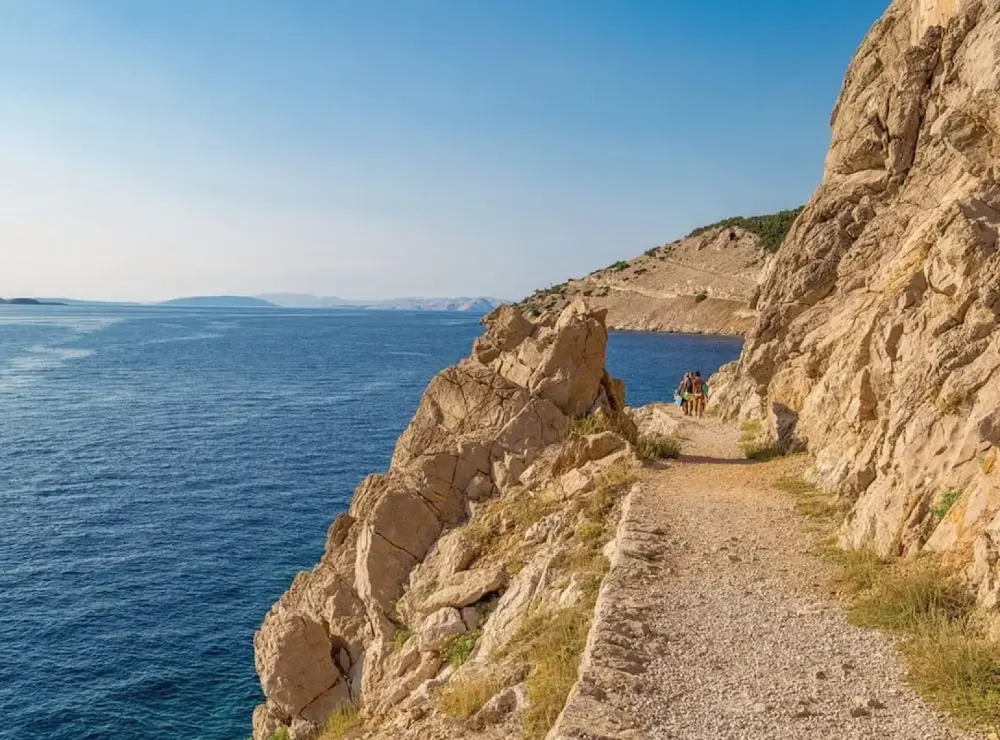 Sunny Beachfront Jablanac Apartments