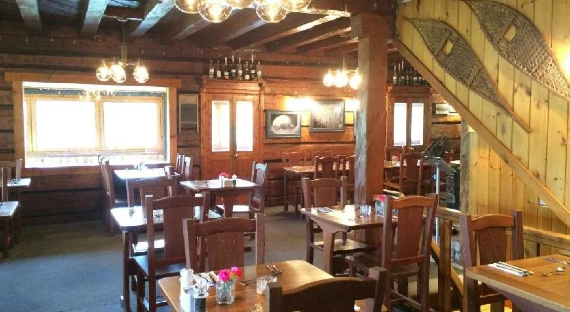 Helmcken Falls Lodge