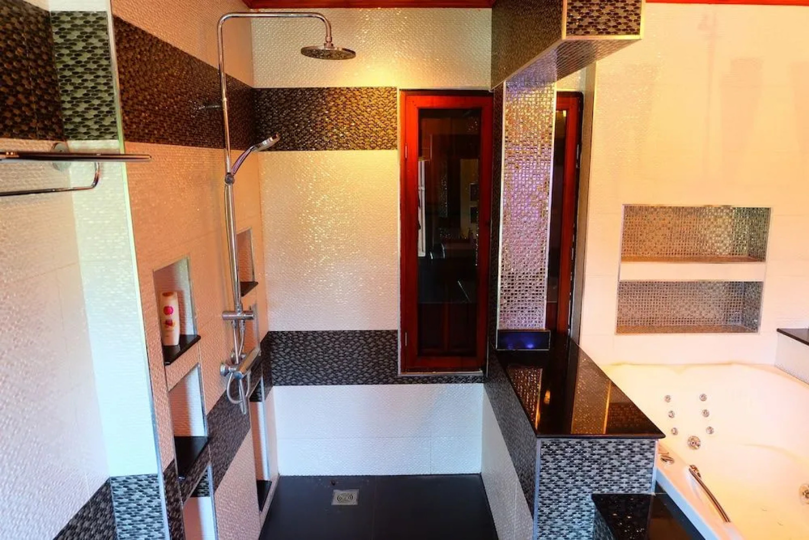 Tree Home Plus Home Stay