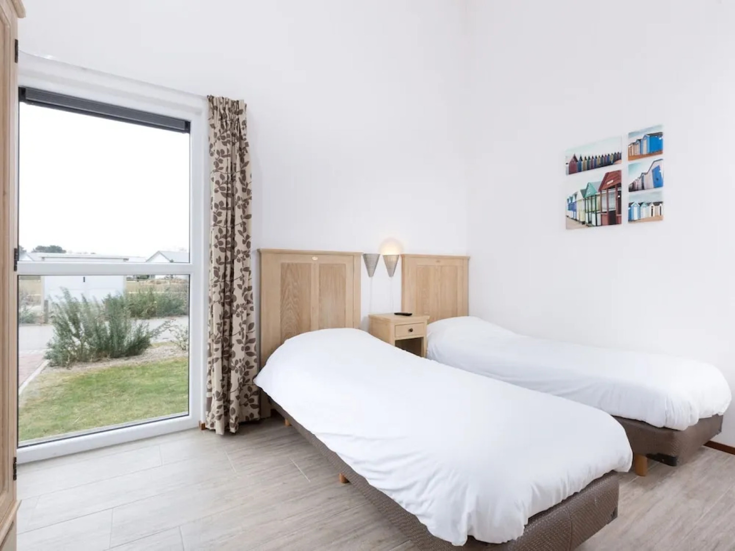 Detached Single Story Holiday Home Near the Sea