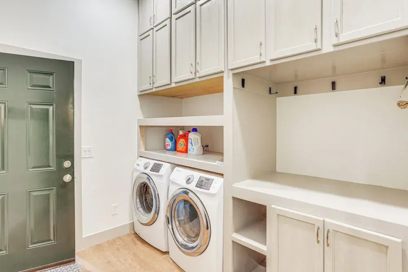 1 Mi to Downtown: New Albany Home w/ Yard