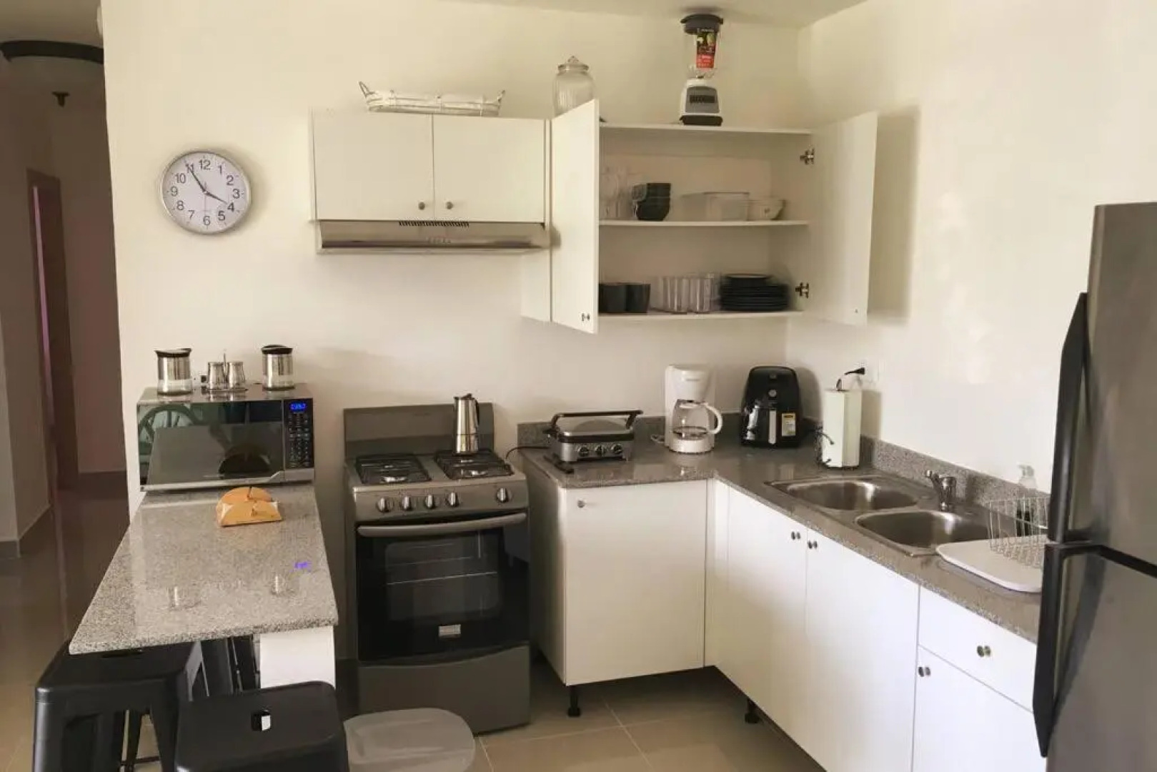 Apt in punta cana 7 minutes from airport , beaches