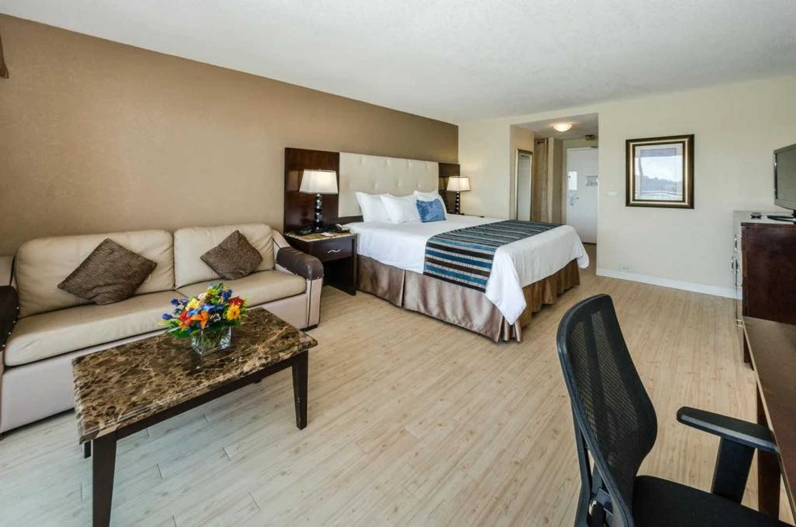 DreamView Beachfront Hotel & Resort