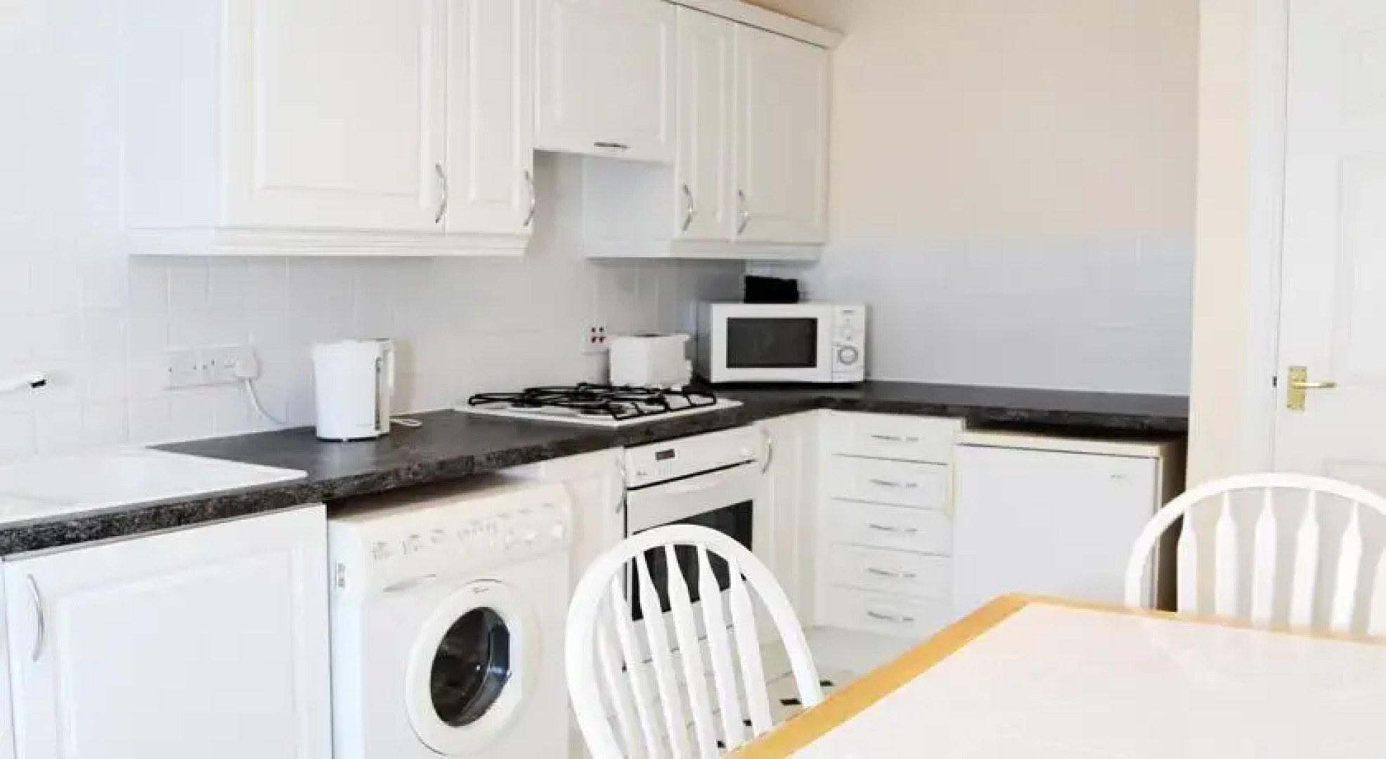 Langley Apartments - Strawberrybank Parade