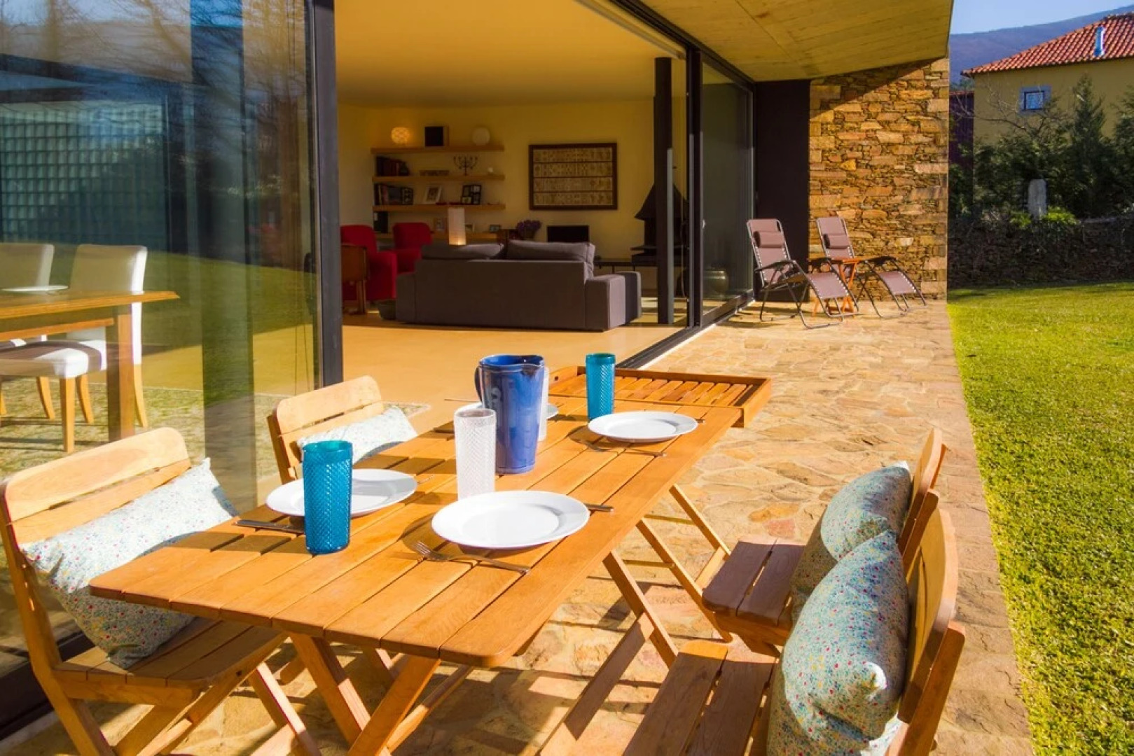 Liiiving In Caminha - Lawny Pool House