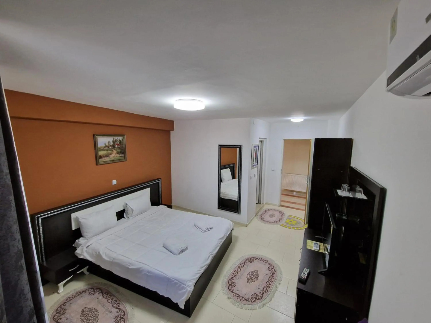 Hotel Yal Restaurant