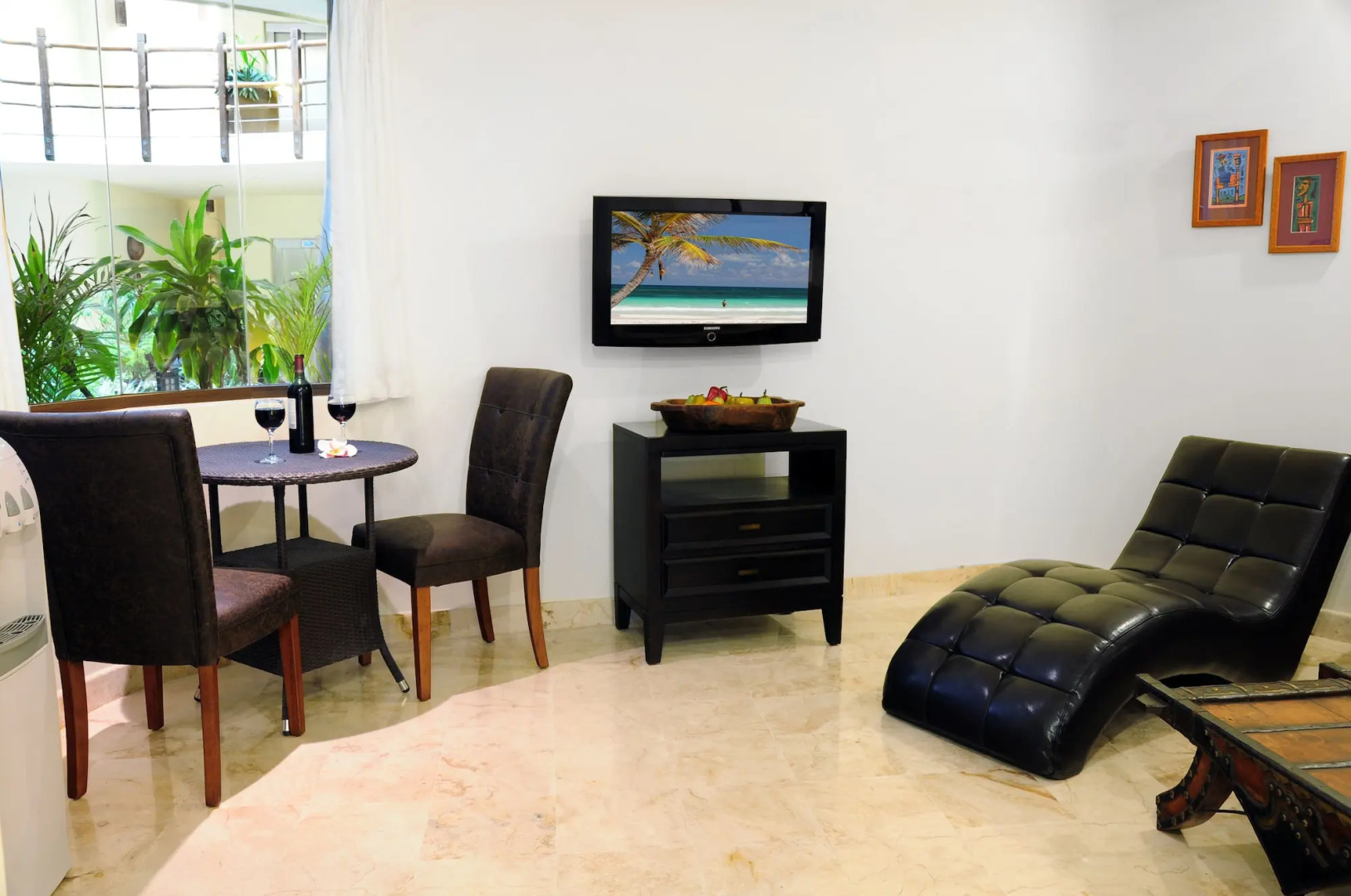 El Taj Oceanfront & Beachside Condo Hotel