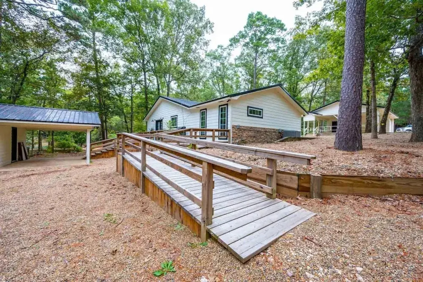 Sugar Hill Newly Remodeled includes Fully Supplied Kitchen and Hot Tub by RedAwning