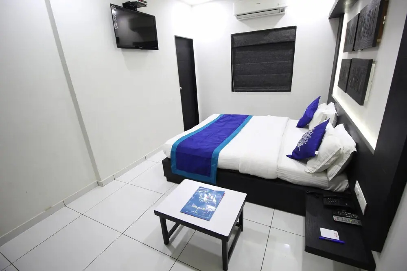 OYO 1319 Hotel Paramount Inn