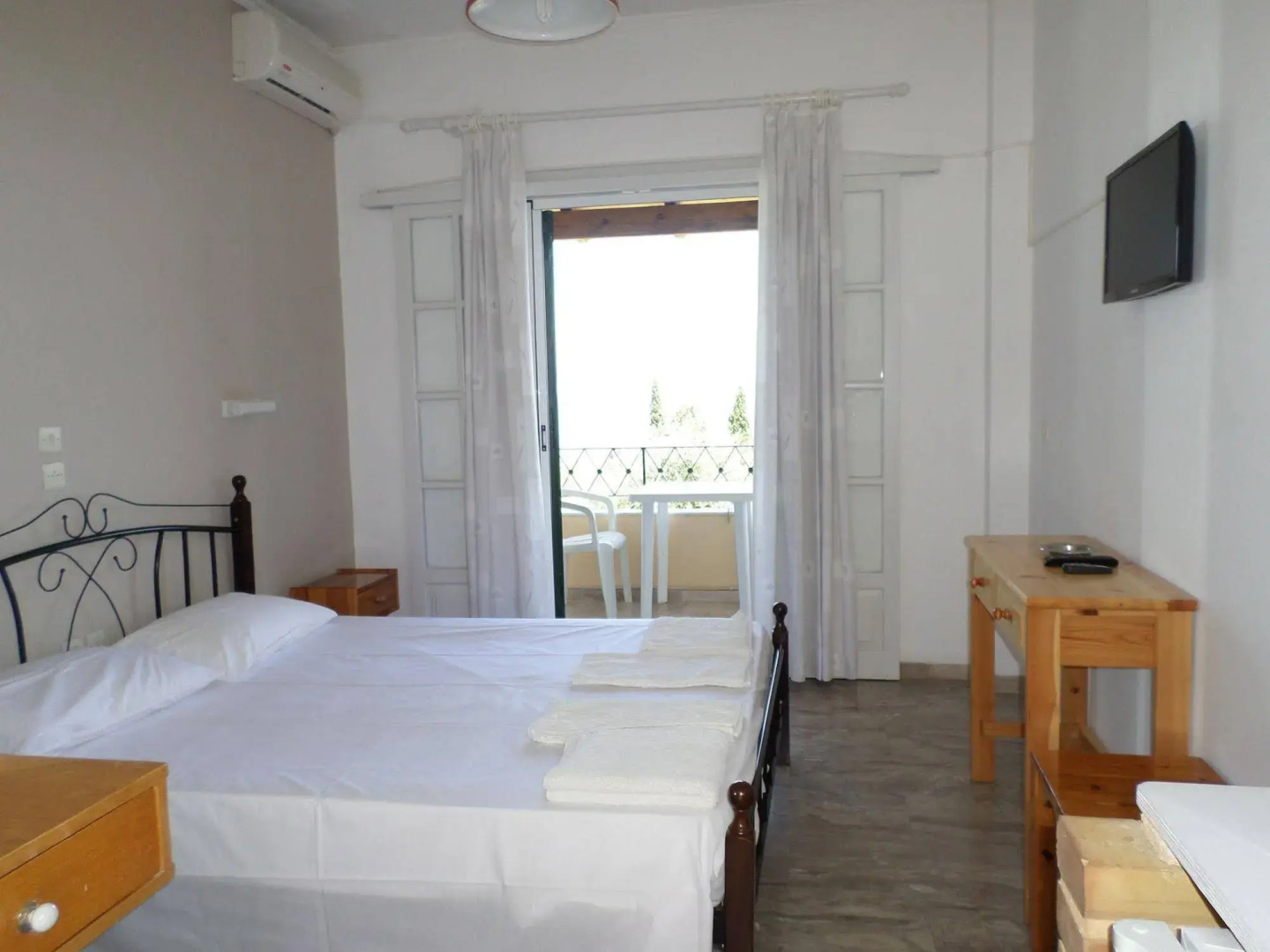 Rising Sun Apartments & Studios