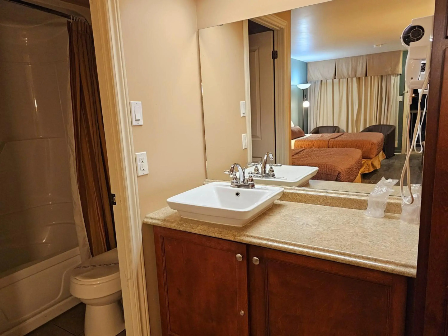 Hotel-Motel Drummond