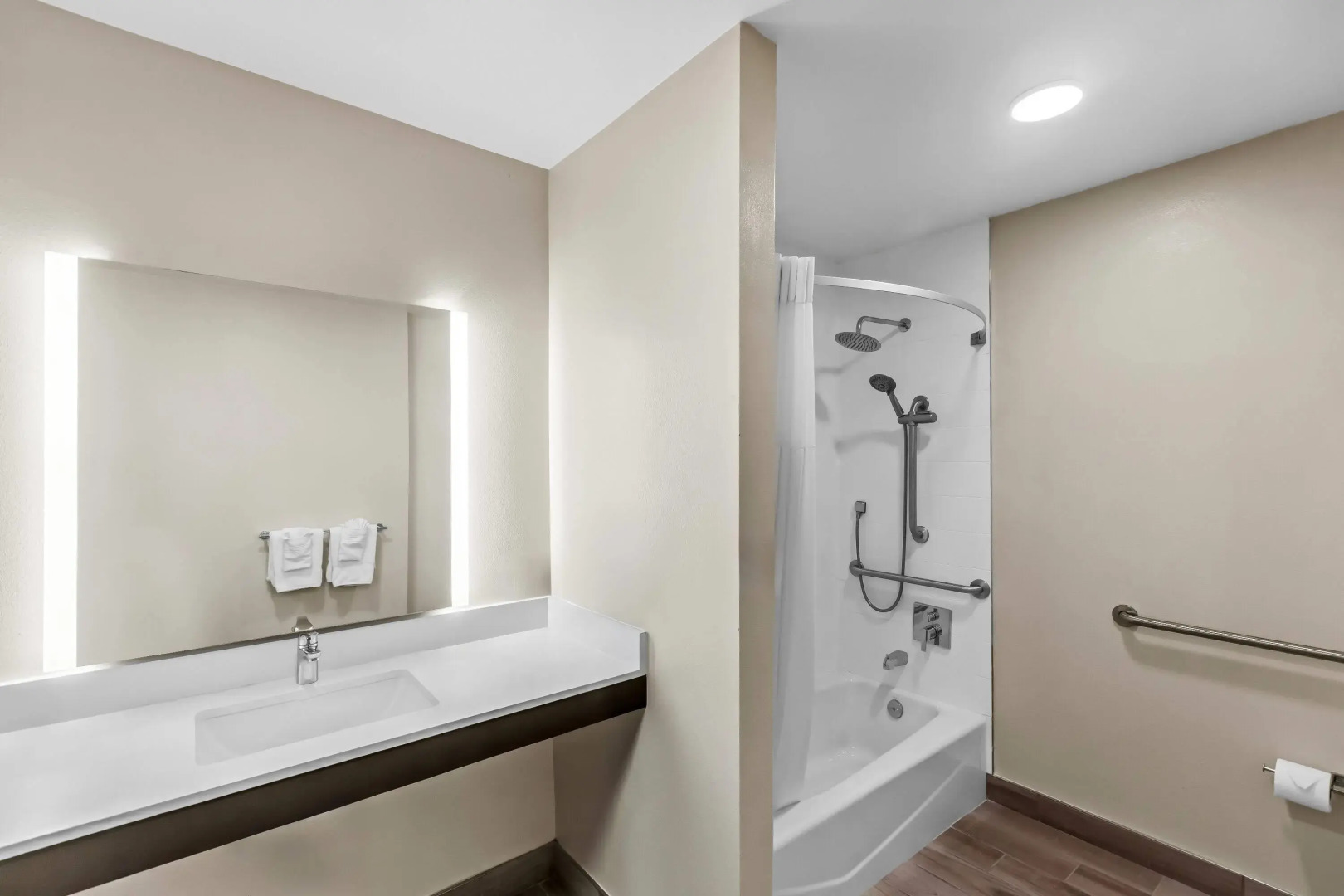 Travelodge by Wyndham Santa Rosa Wine Country