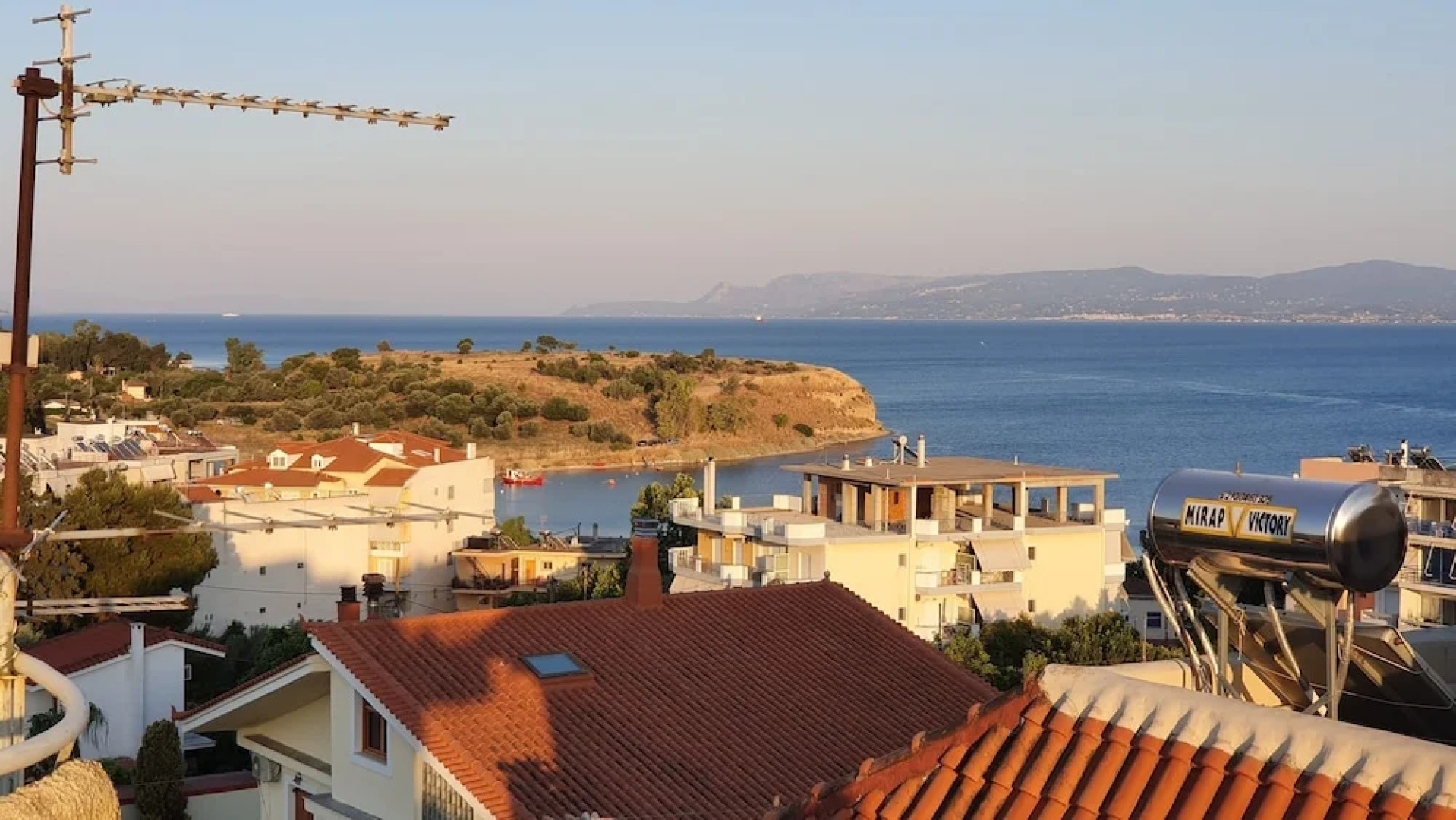 Lefkadi Apartments by the sea