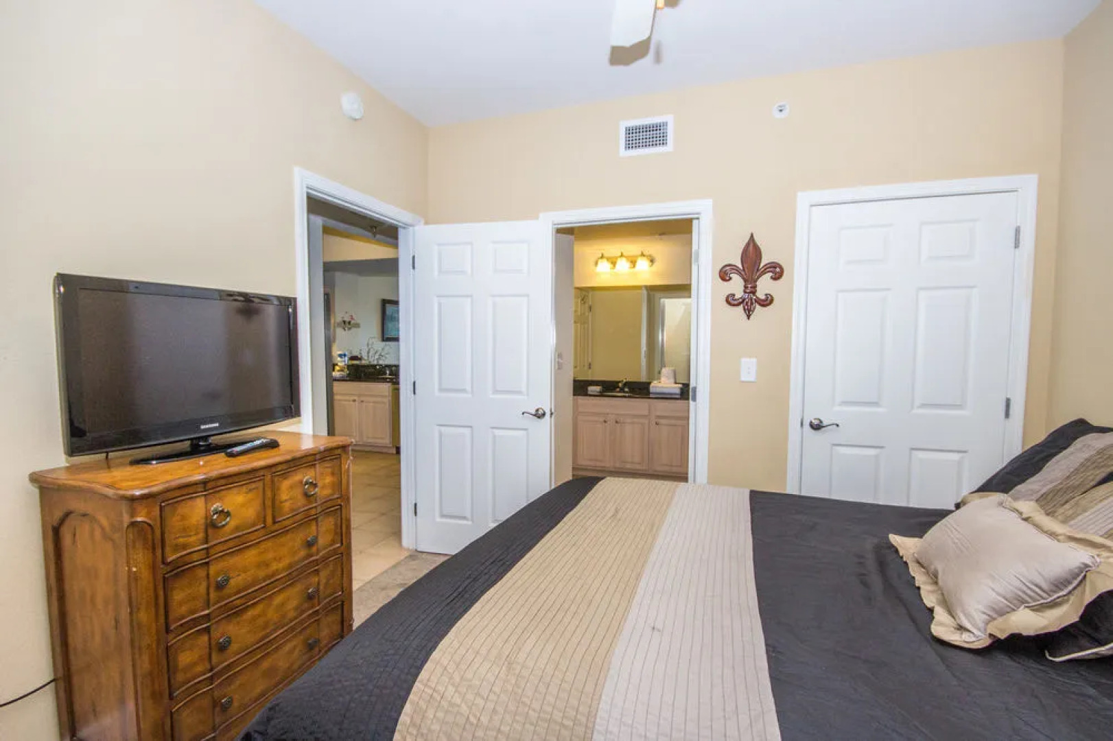 Crystal Tower By Youngs Sun Coast