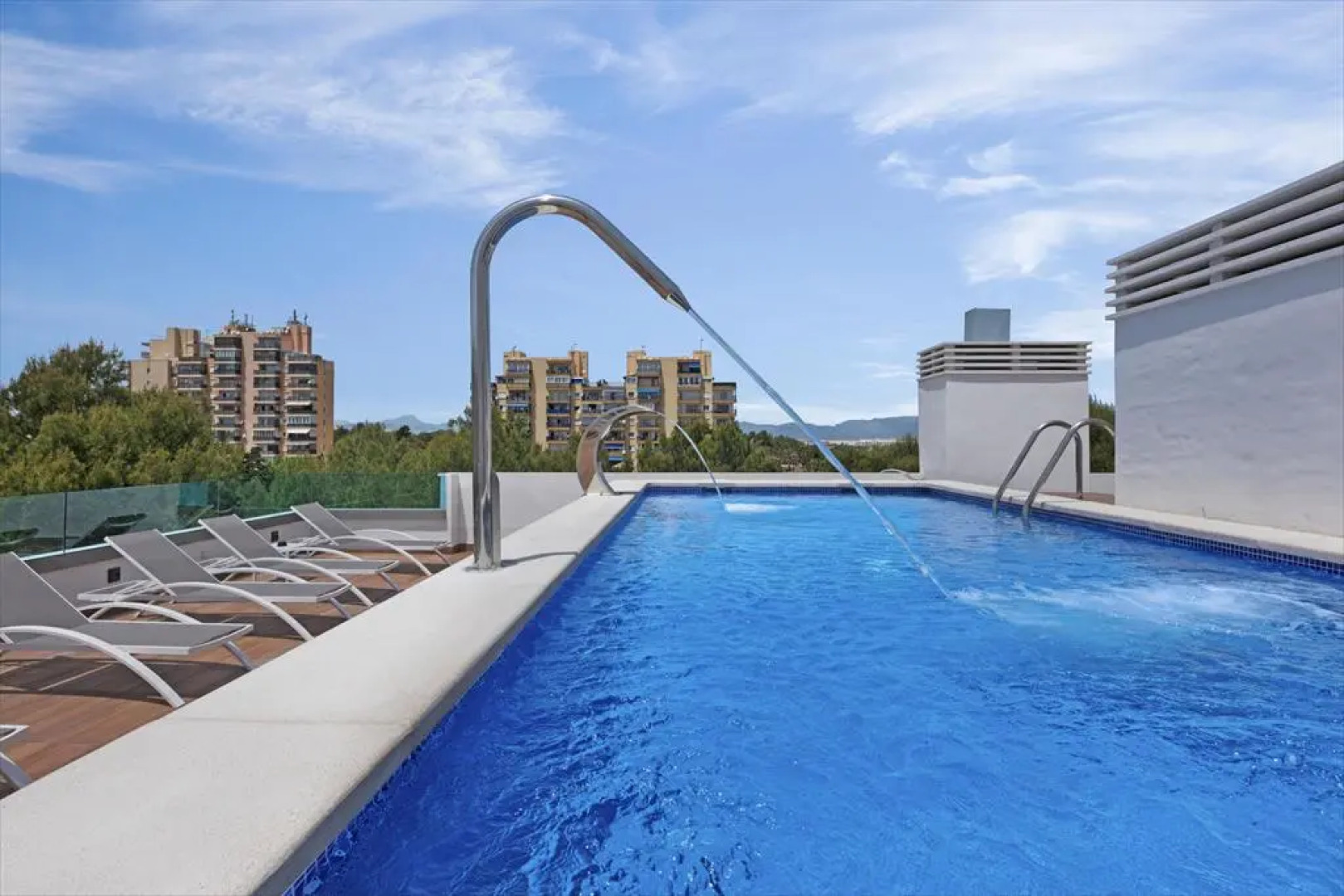 Metropolitan Playa JUKA Aparthotel