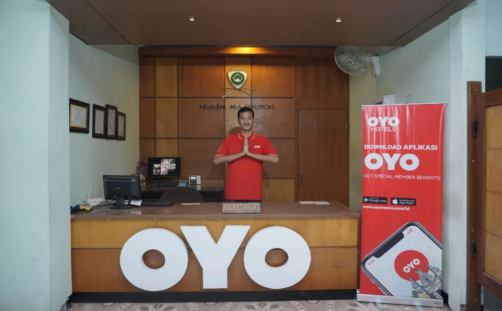 OYO 512 Ndalem Mantrijeron Hotel