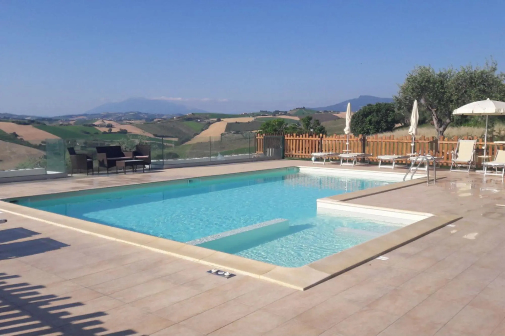 Villa with stunning views and private pool-Villa Matilde