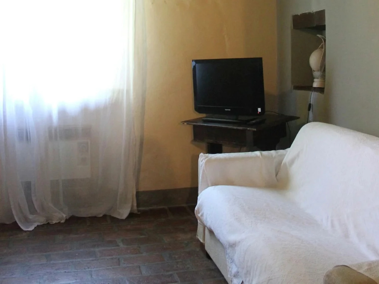 Lavish Villa in Imola Amid the Forest