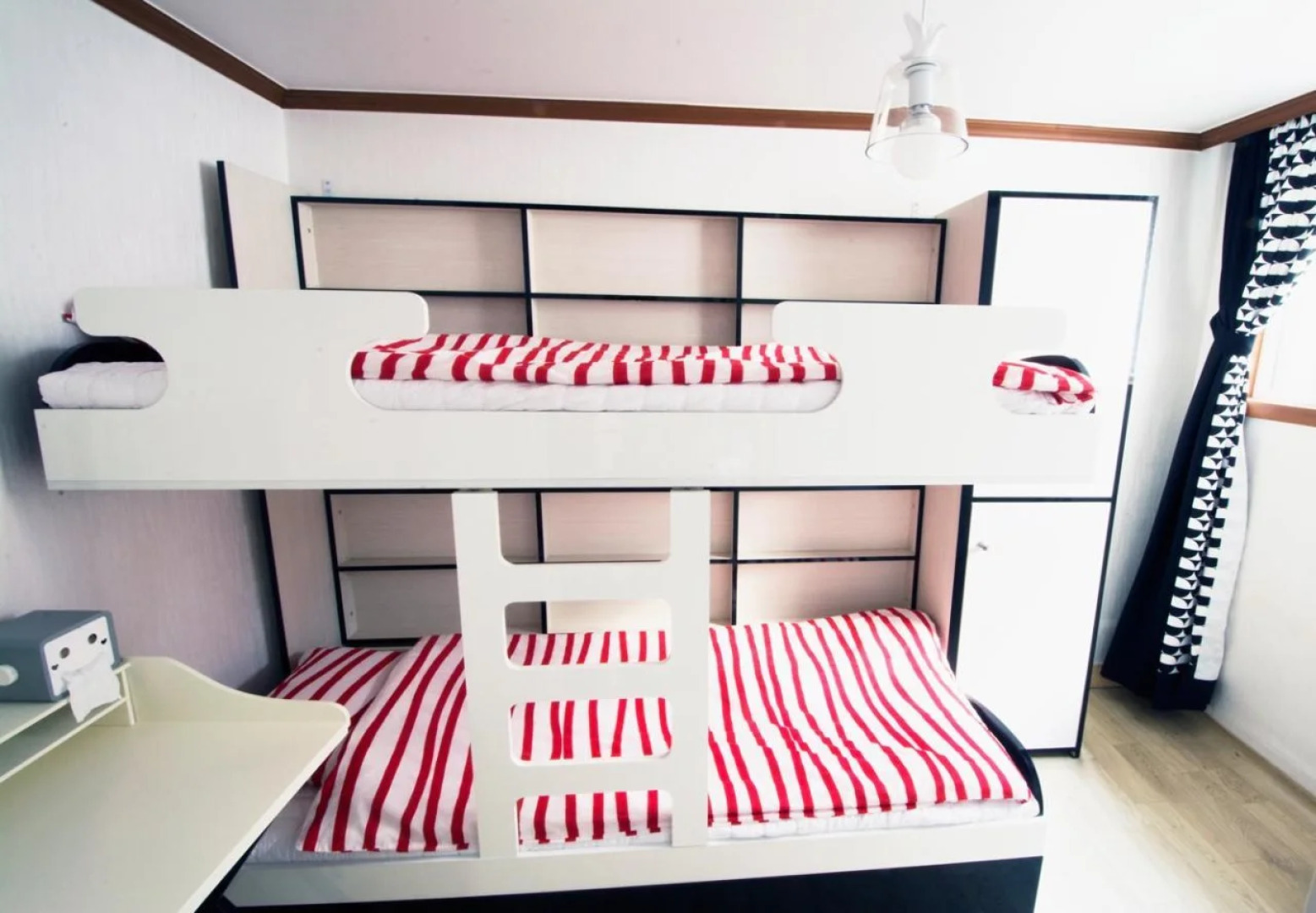 Nanu Guesthouse Black