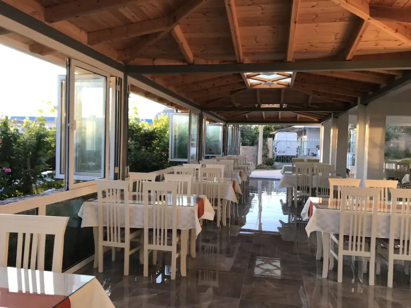 Aleksander Apartments