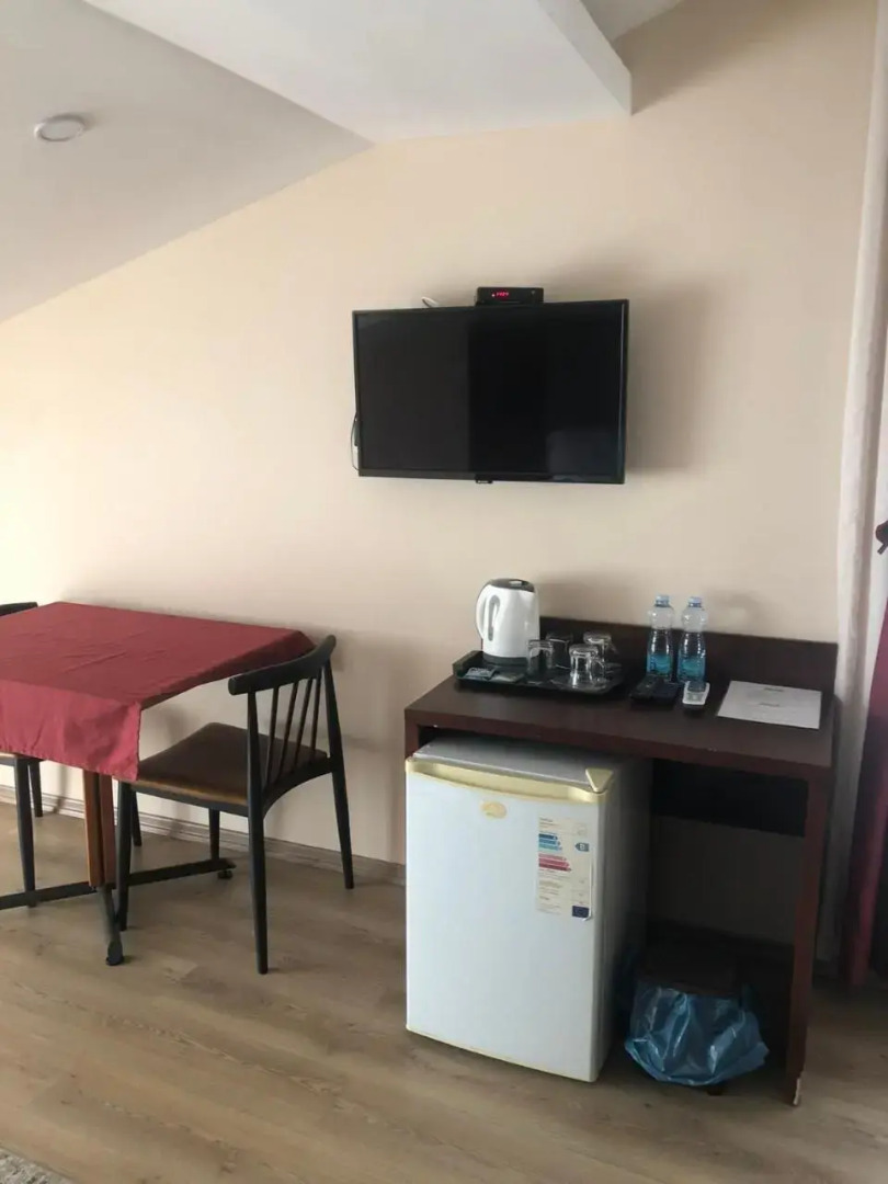 Driza's Family House - Quiet and Chill HOSTEL with 2 Pets around