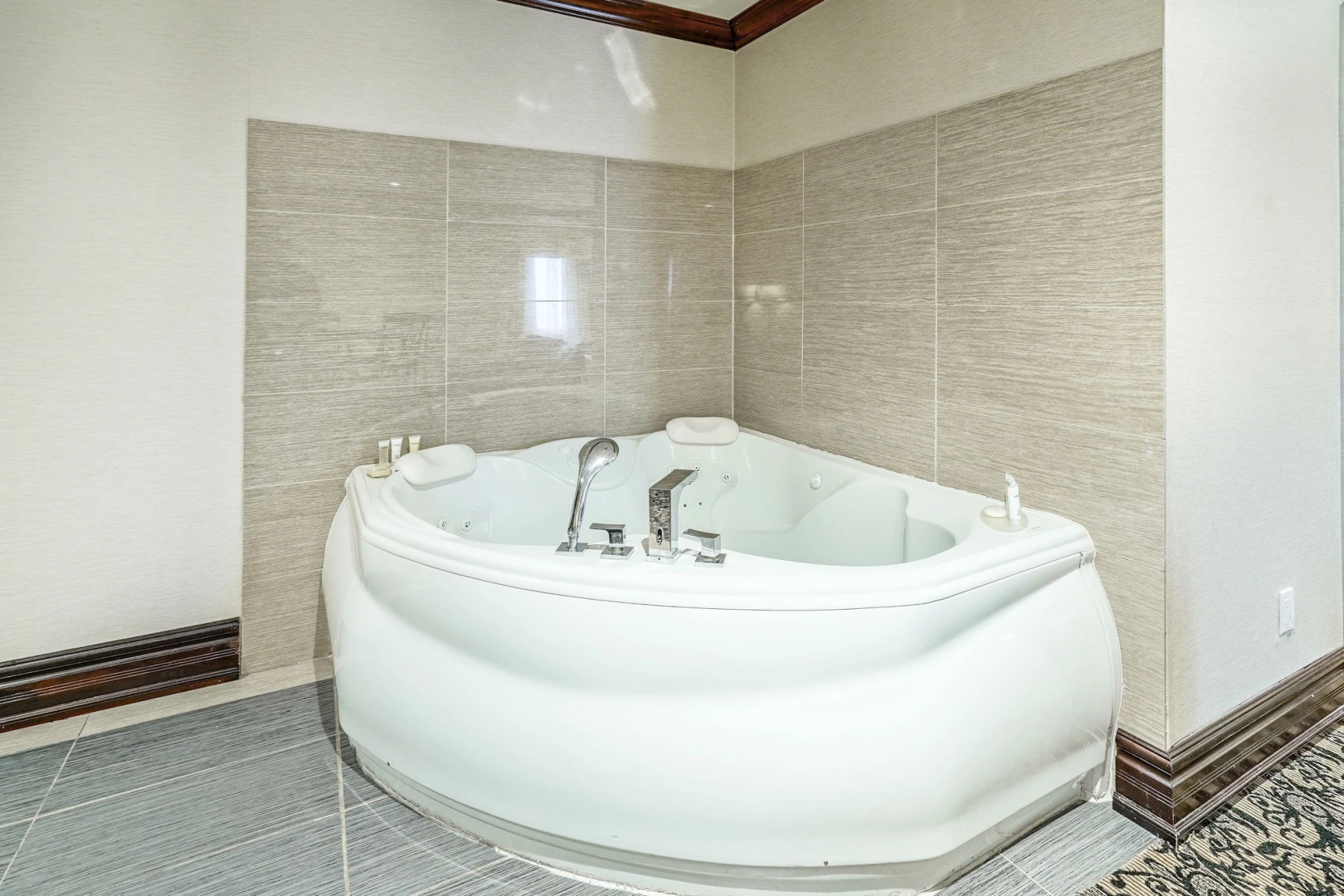 Woodbine Hotel and Suites