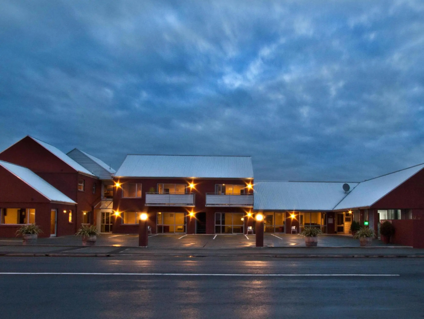 Phoenix Motel
