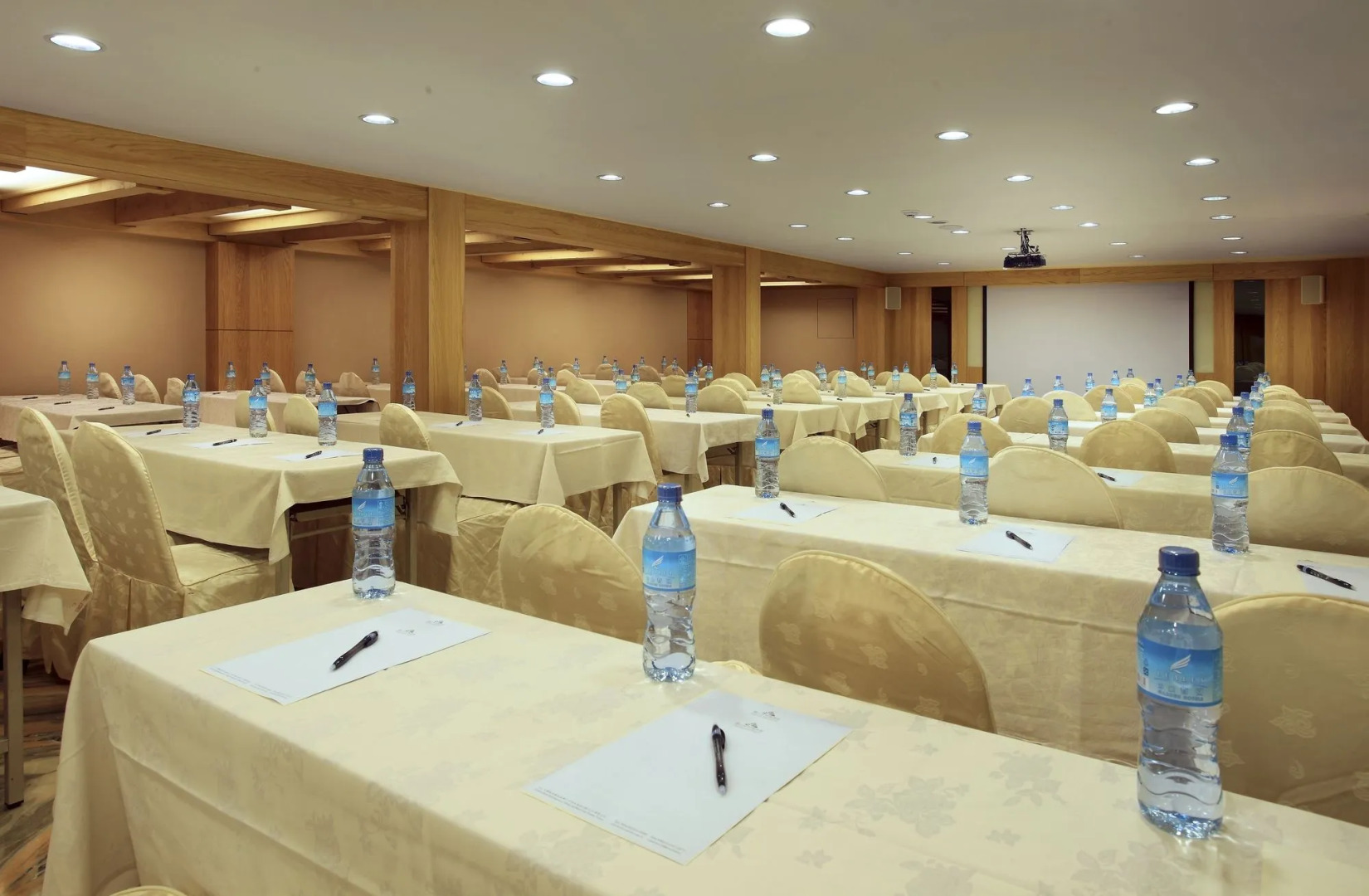 Lealea Garden Hotels - Sun Lake