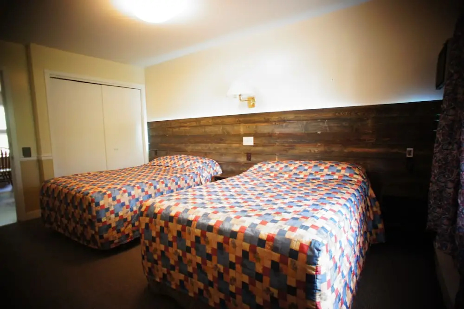 Silverwood Inn & Suites