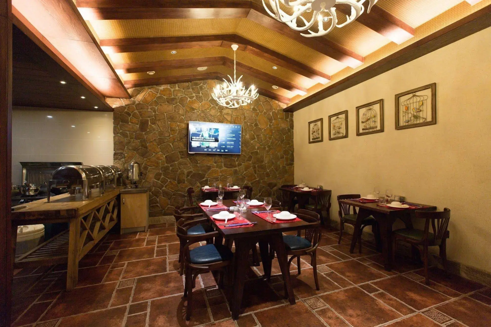 Shangri-la Bird of Paradise Inn