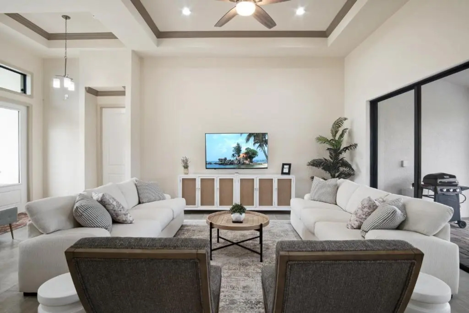 SW FL Oasis - 4bdr - 3bth - POOL - Game Room - Sleeps 10 or more