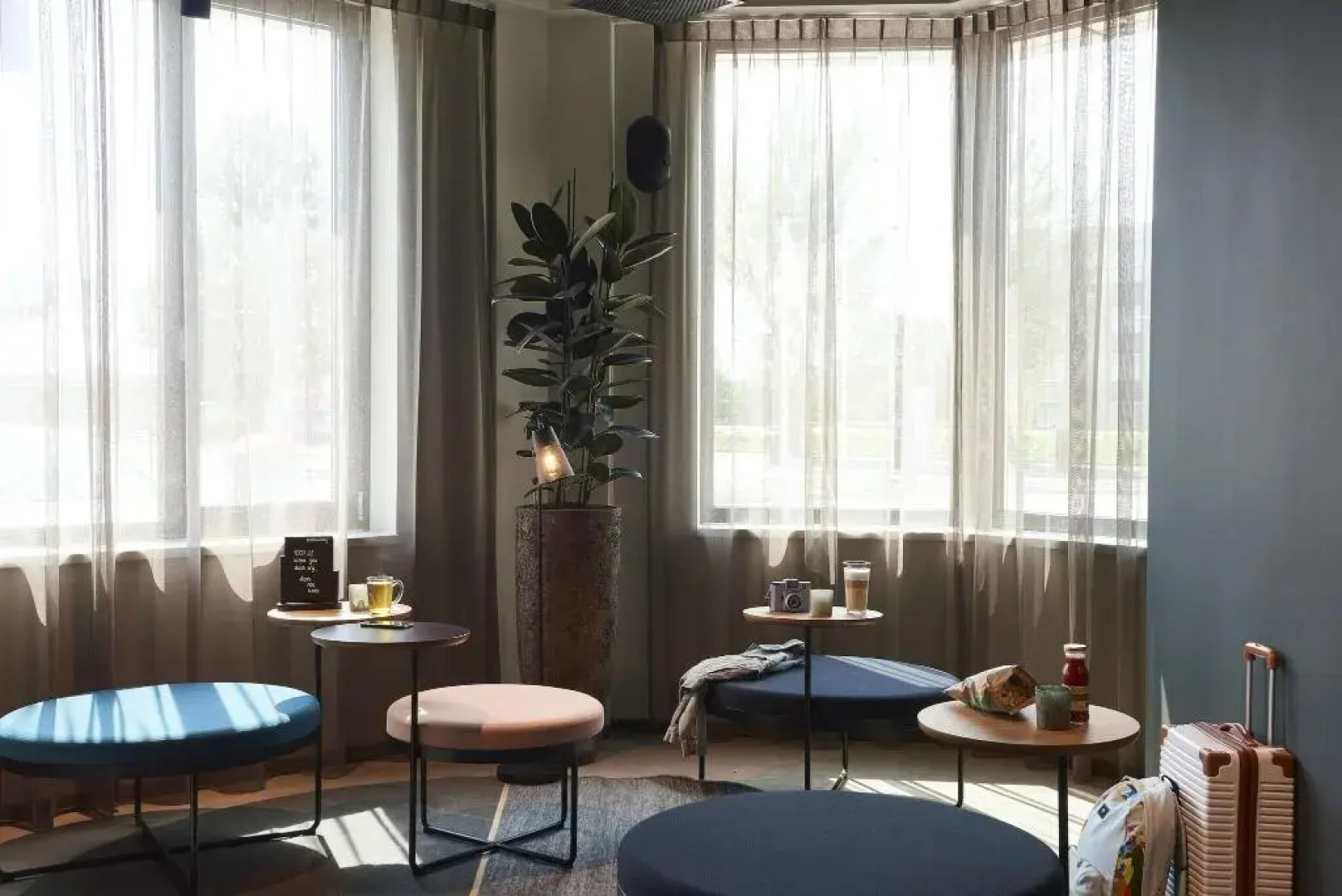 Moxy Amsterdam Schiphol Airport