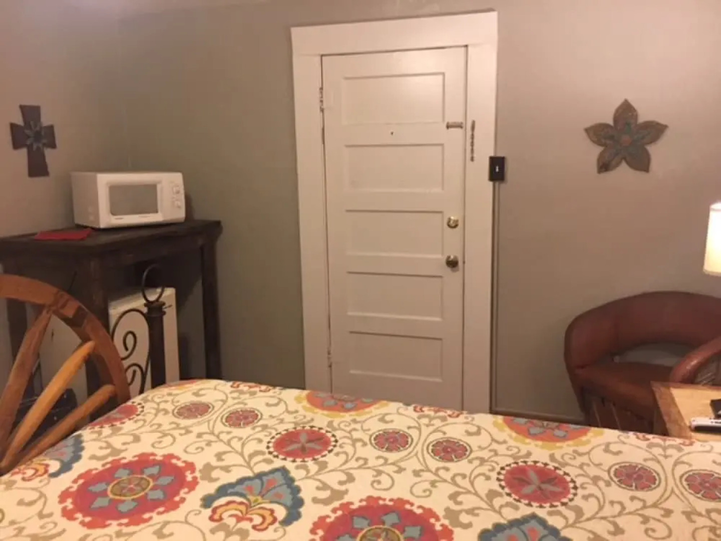 The Leakey Inn by CMD