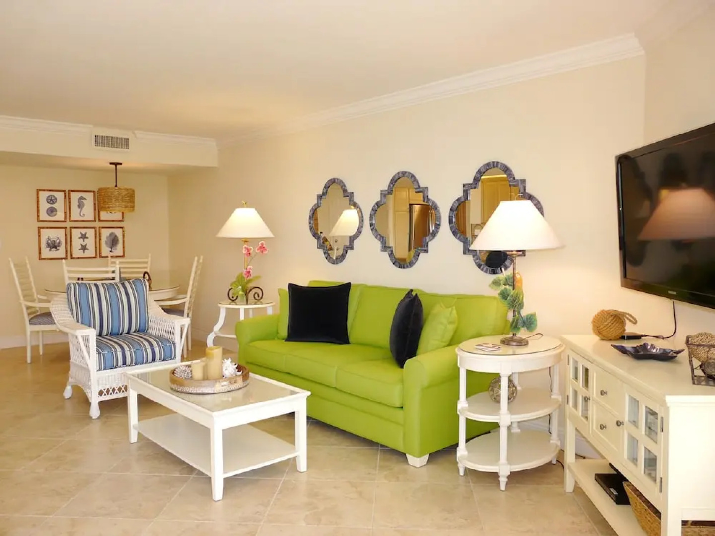 Cozy Beachfront Getaway With Pool and spa