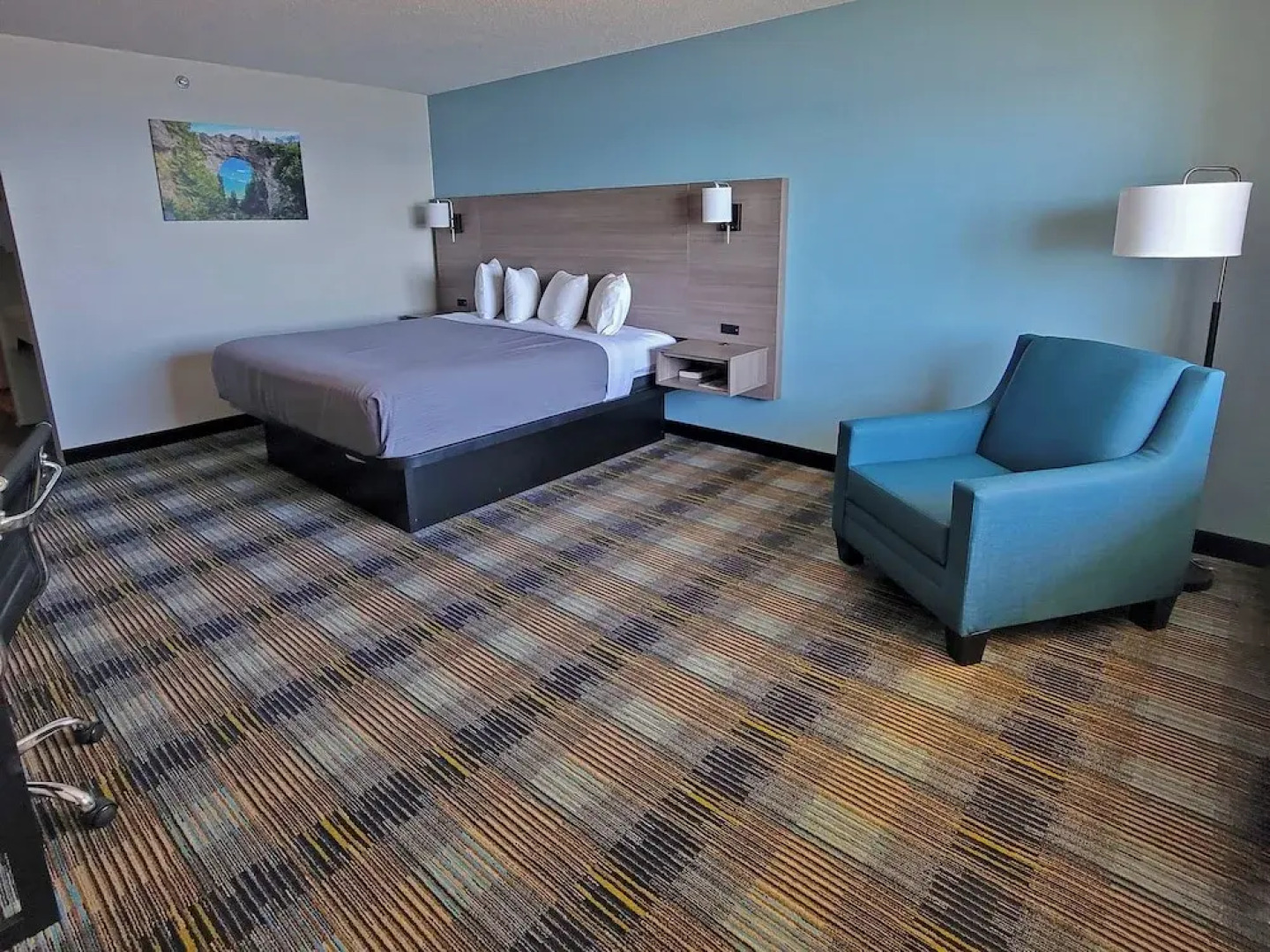 Bavarian Haus Lakefront Inn