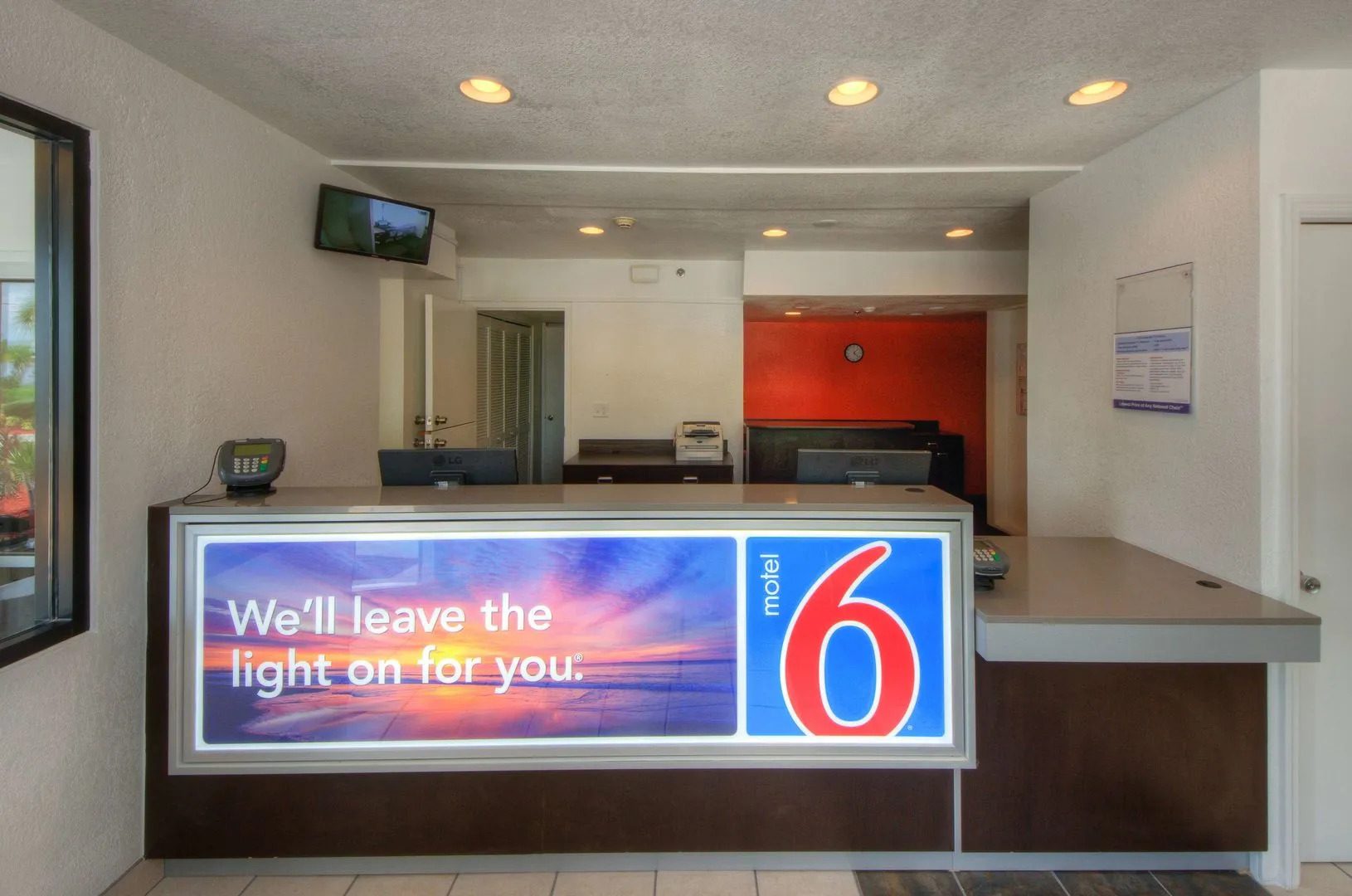 Motel 6 Bradenton, FL