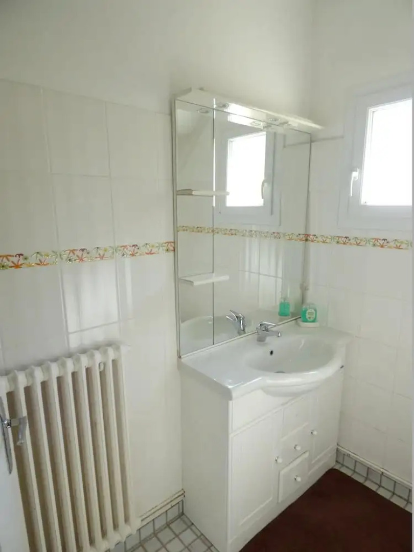 House With 2 Bedrooms in Chateaulin, With Wonderful Lake View, Furnish