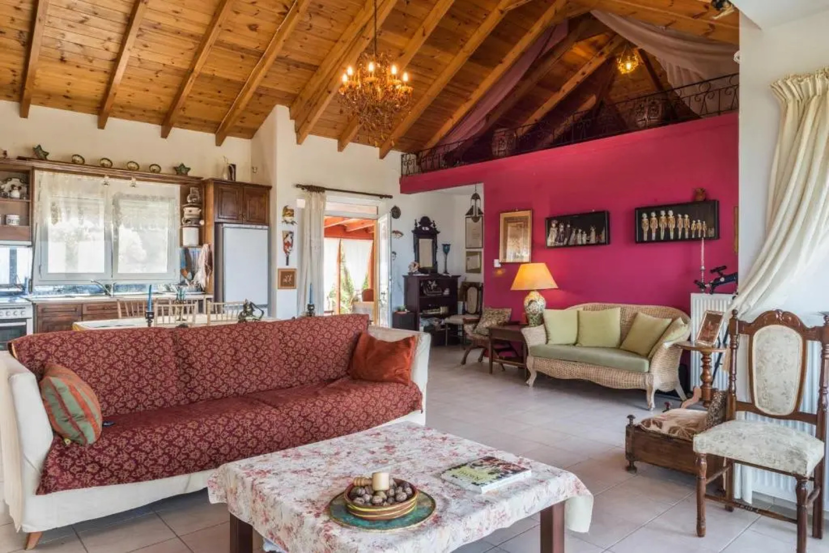 House with private pool, isolated, unique view.