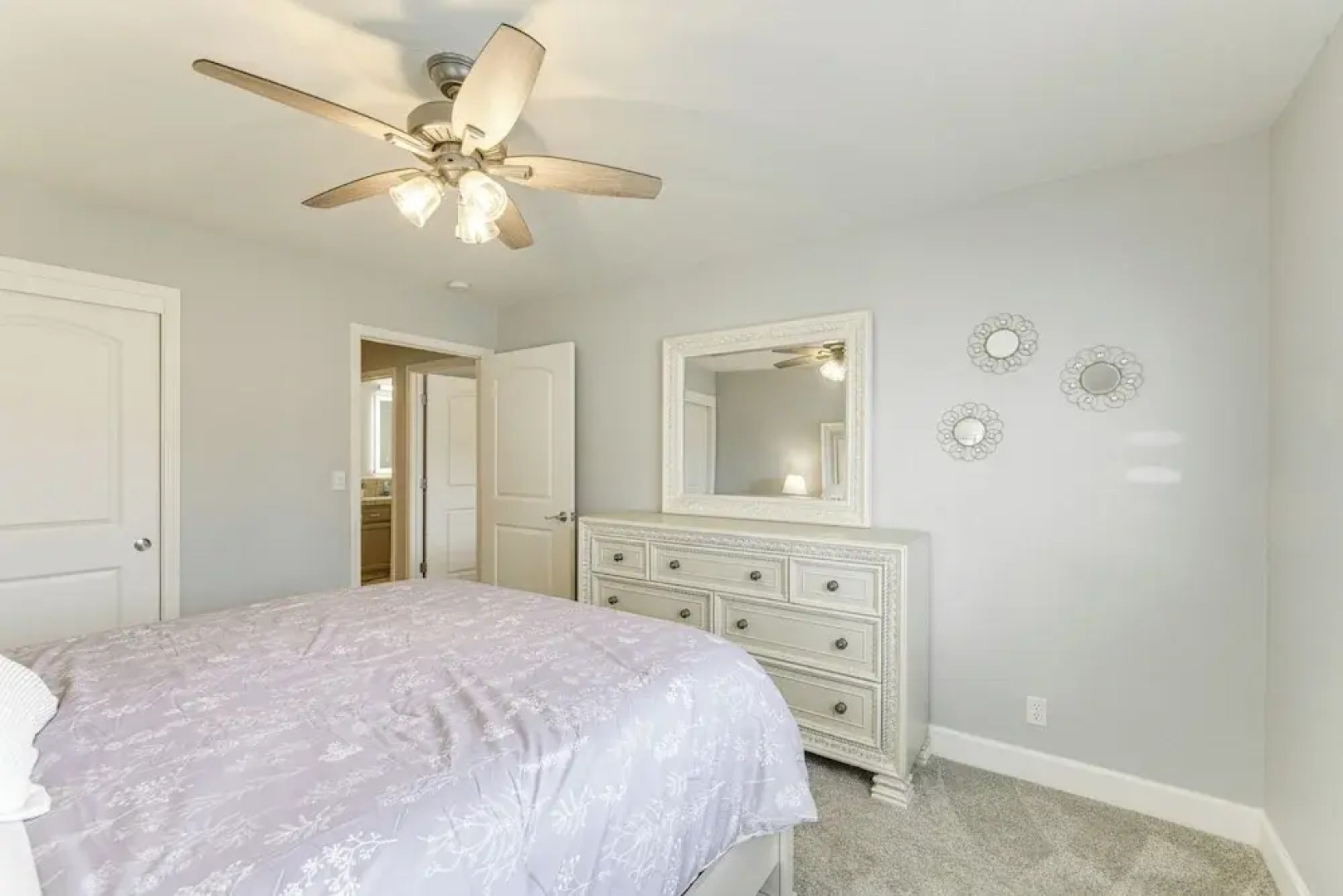 Walk Downtown: Remodeled Home in Murphys w/ Yard!