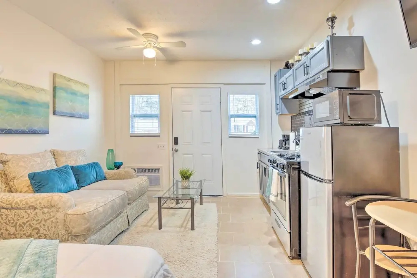 Updated Lithonia Cottage ~ 7 Mi to Stone Mtn!