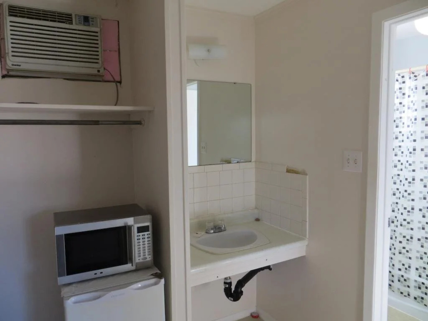 Peterboro Express Inn