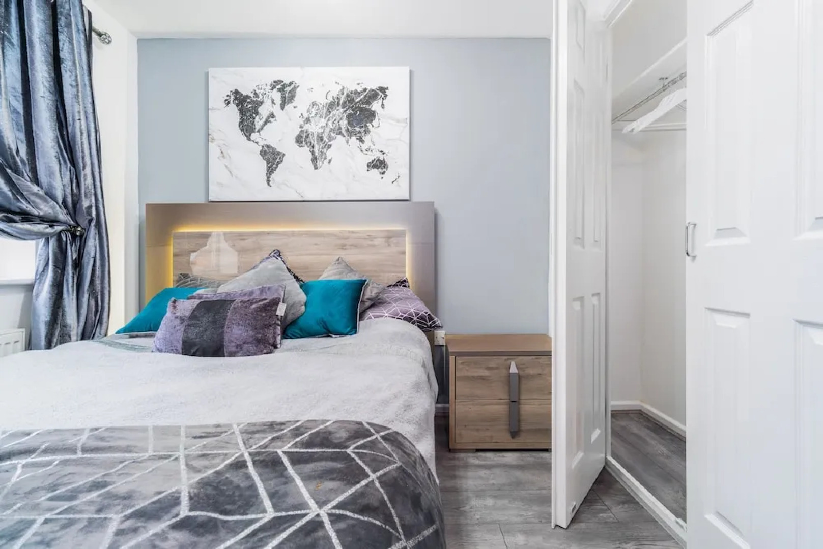 Stunning 2-bed Apartment in Tipton Sleeps 3