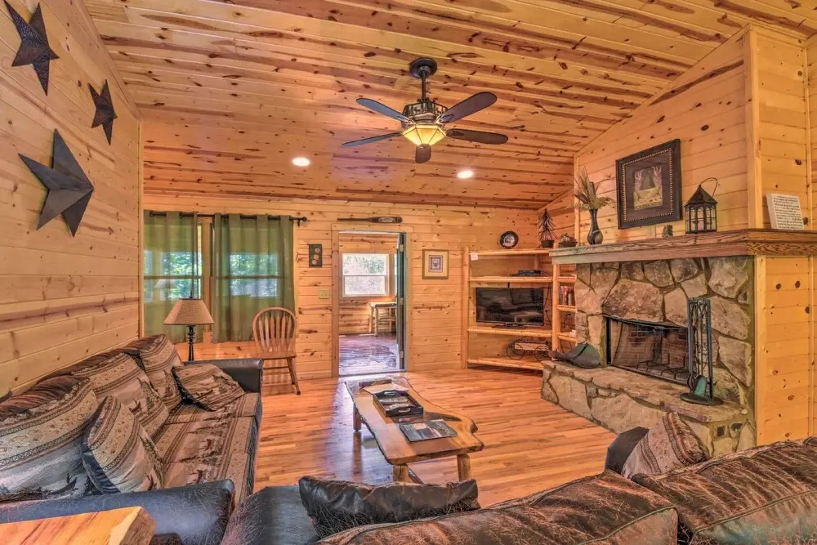 The Georgia Peach Cabin 8 Mi to Dwntn Helen