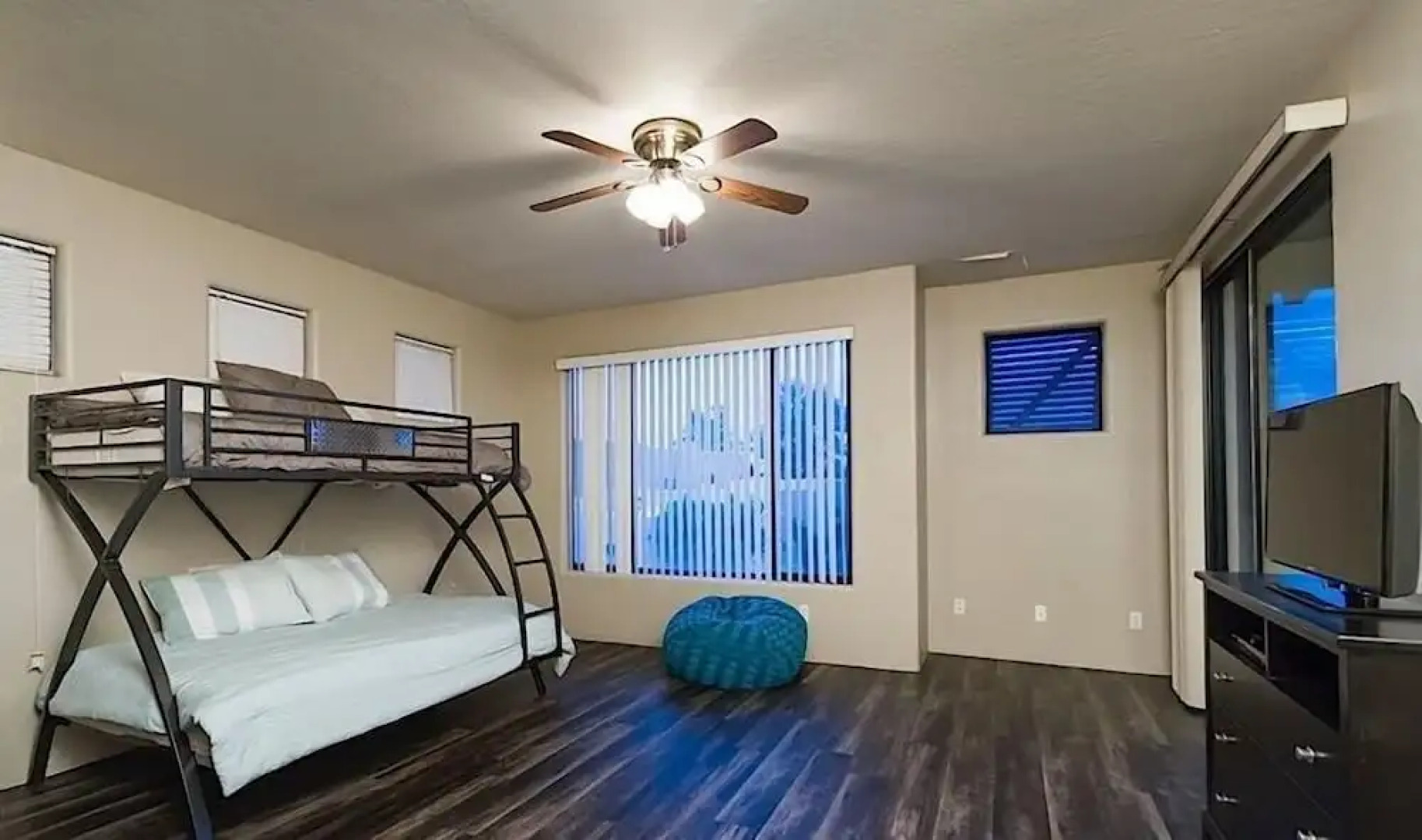 Desert Dreaming By Signature Vacation Rentals