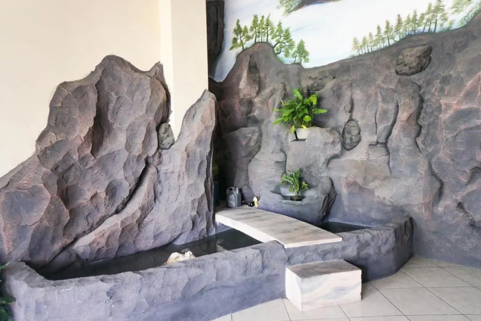 RedDoorz near Alun Alun Batu