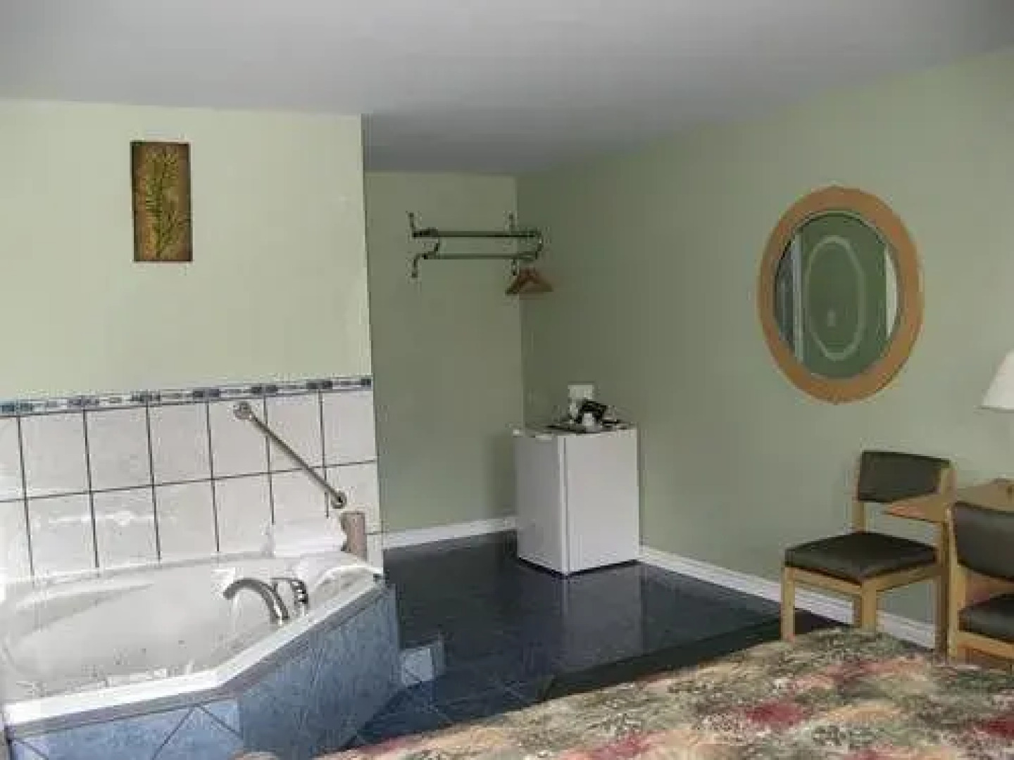 Perth Plaza Inn & Suites