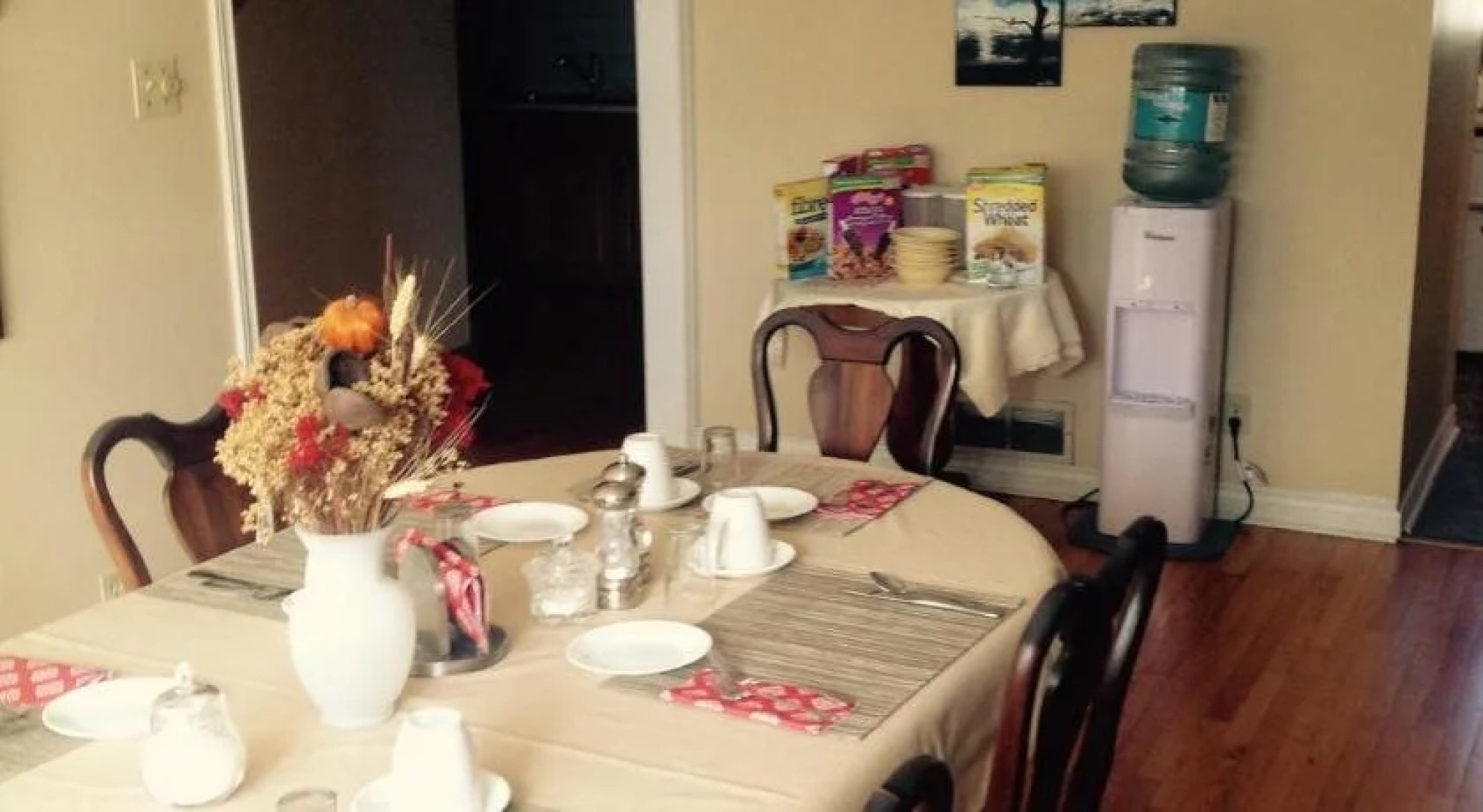 MacKenzie House Tourist Home B&B